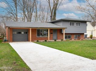 1016 Walnut St, Perrysburg, OH 43551