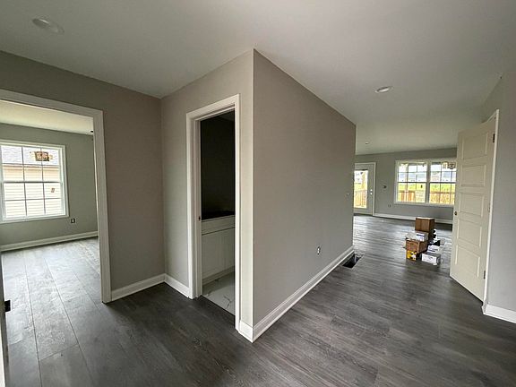 2nd image of 275 Stoney Creek Way