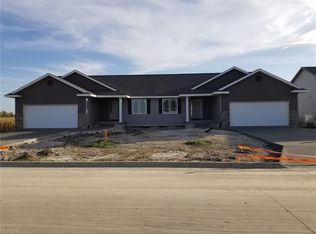 3843 Whitman Ave, Marion, IA 52302