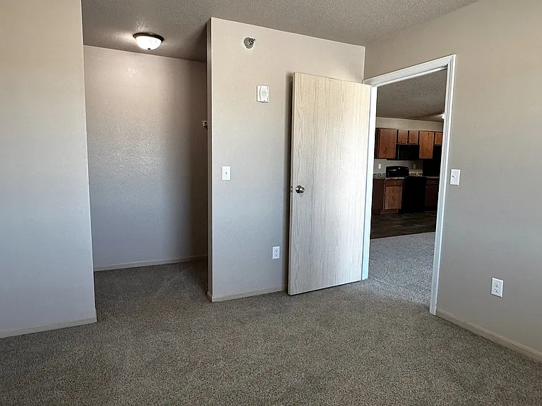 Oakview Apartments 1410 — Photo 49