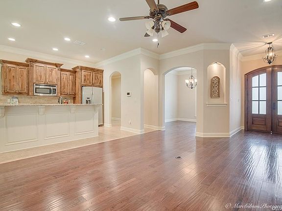 5th image of 9033 Mitcham St
