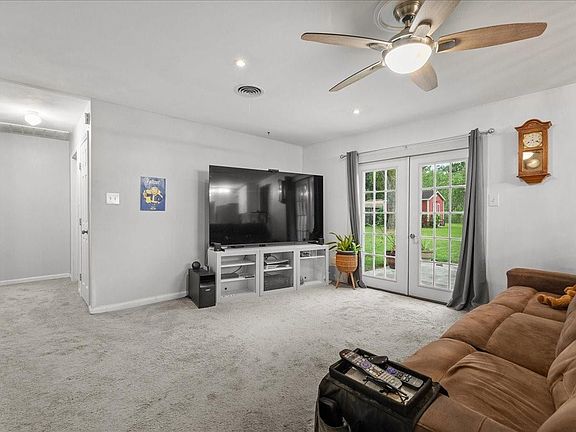 5th image of 15918 Spinks Rd