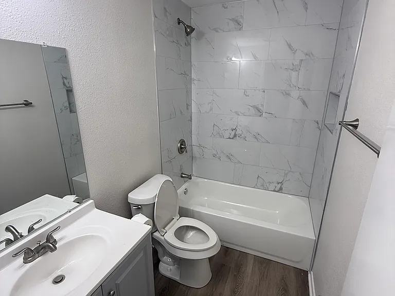 1400 Johnnie Ave — Photo 7