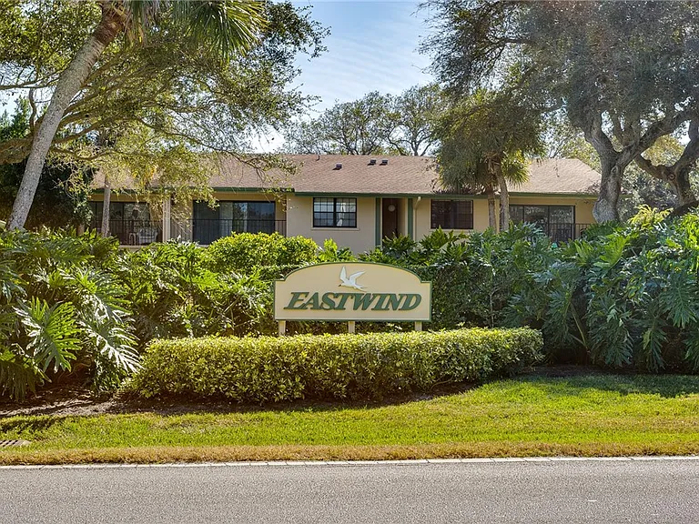 910 E Causeway Blvd #B5 — Photo 1