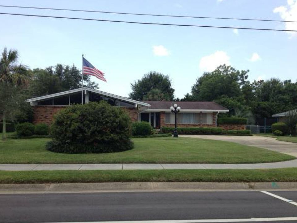 1st image of 1025 Langley Ave