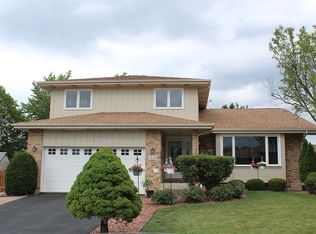 68 W Logan St, Lemont, IL 60439