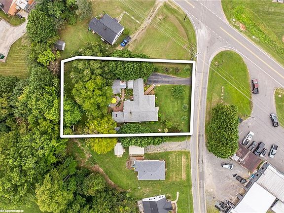 3rd image of 204 Carson Rd