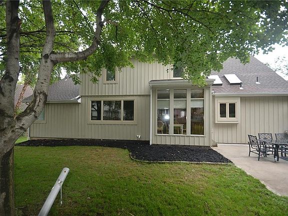 3rd image of 12808 Cody St