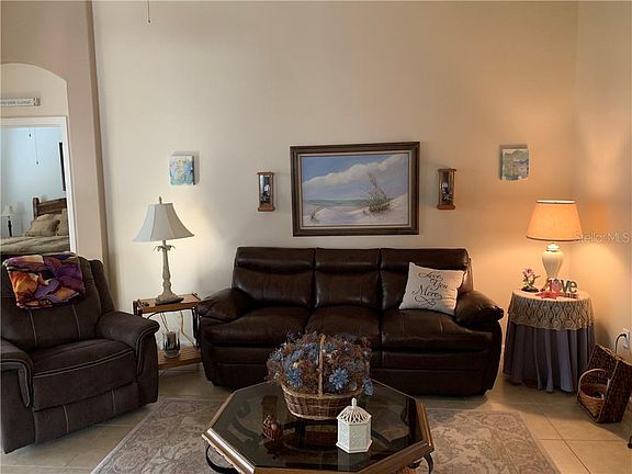2nd image of 1750 Dunvegan Dr