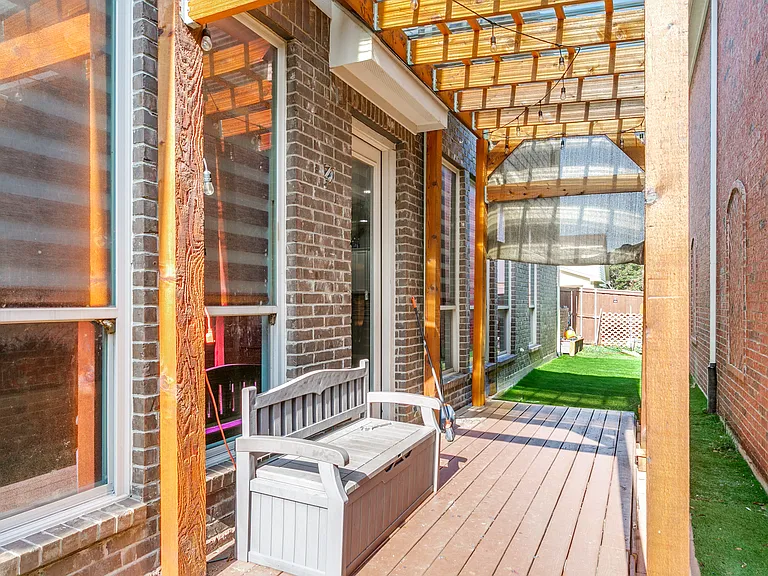 2450 Sunderland Ln — Photo 24