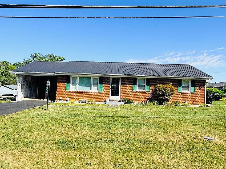 1st image of 303 Meadowbrook Dr