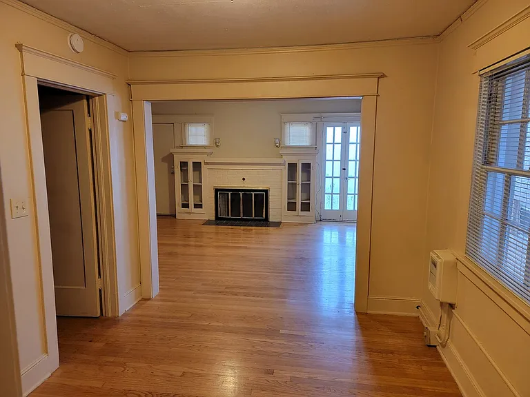 Avondale Apartments — Photo 18