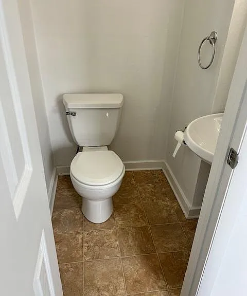 512 S Laurel St — Photo 13
