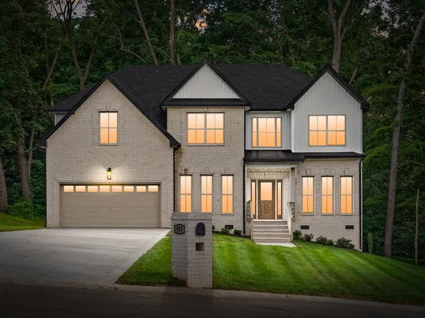 907 Douglas Ln, Clarksville, TN 37043