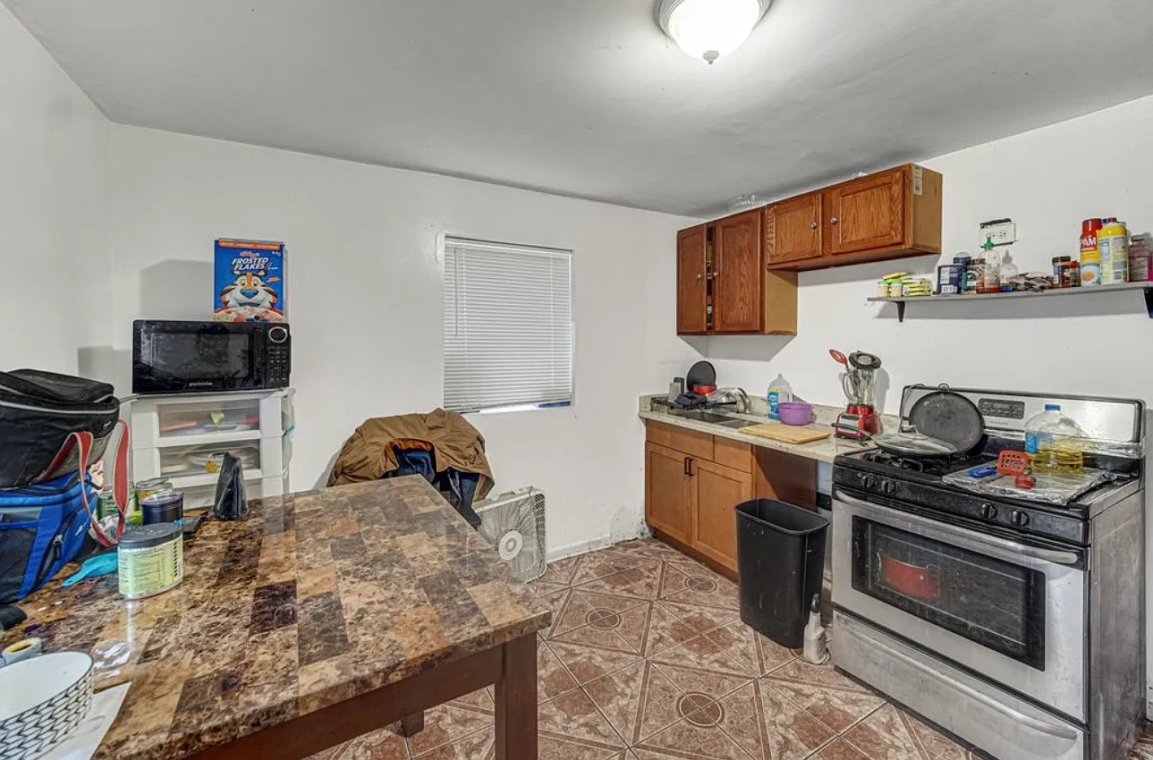 2 bed, $1,200 — Photo 4