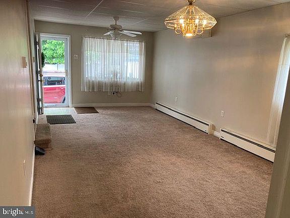 2nd image of 822 E Market St