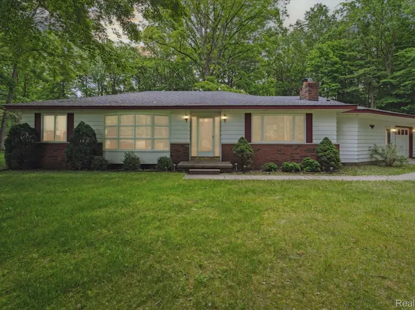 3614 Thornton Ln, North Street, MI 48049