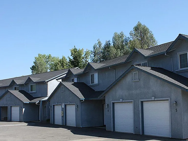 1390 College View Dr — Photo 4