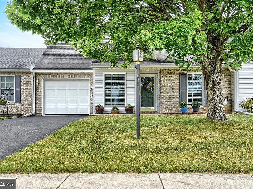 1st image of 38 Ridgeway Dr