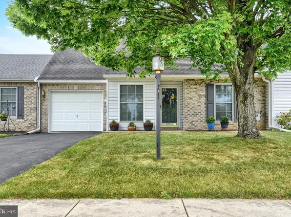 38 Ridgeway Dr, Mechanicsburg, PA 17050
