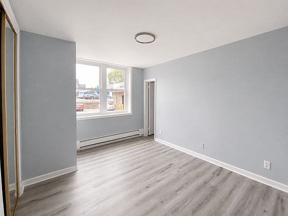 5th image of 339 Valley St #1