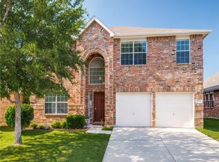 913 Starling Ln, Aubrey, TX 76227