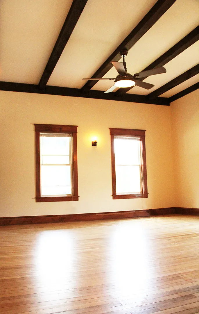 411 Colchester Ave — Photo 3