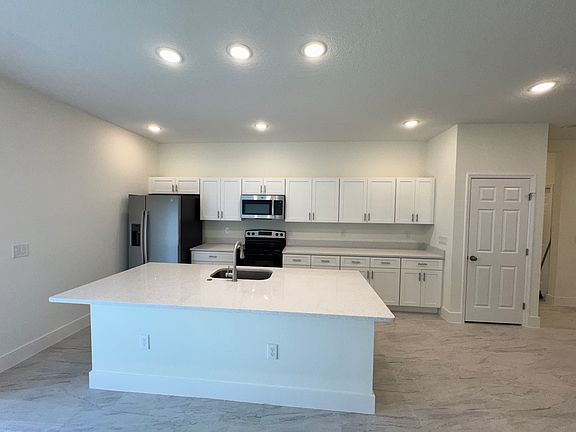 4th image of 486 Big Sioux Ct