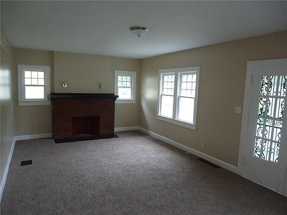 4th image of 3458 Birchwood Ave