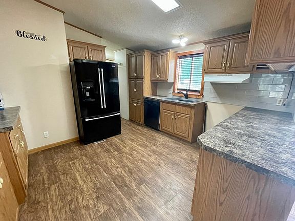 4th image of 605 S Phelps Dr