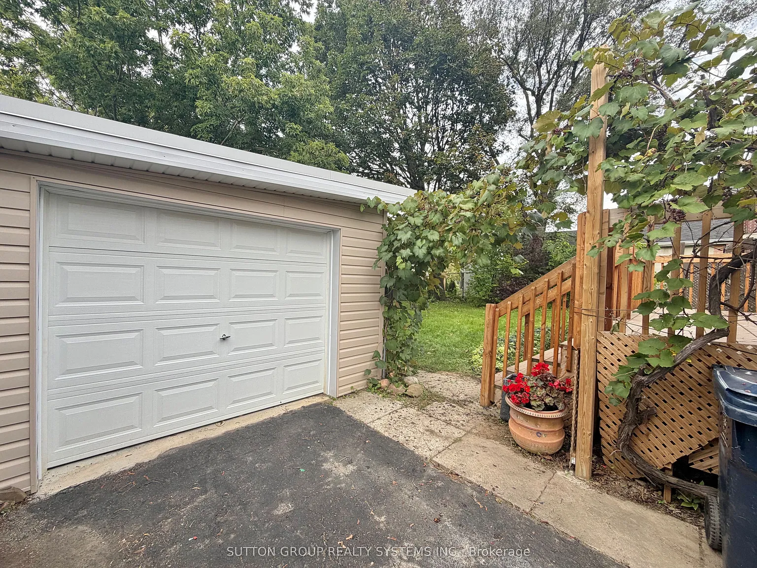 4 bed, $3,750 — Photo 2