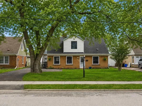 2074 Churchill Ave, Burlington, ON L7R 3T7