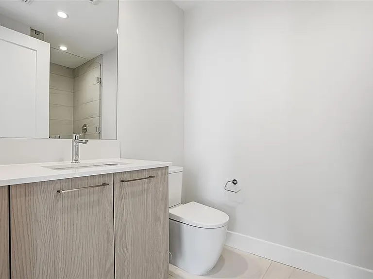 275 1st Ave S #1008 — Photo 40