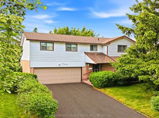 523 Hyacinthe Blvd, Mississauga, ON L5A 3L2