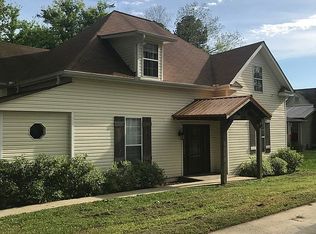 304 Hickory St SE, Hartselle, AL 35640