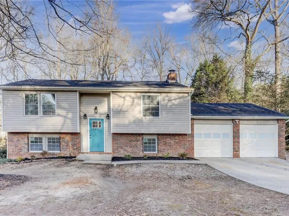 2867 Woodburn Ct, Atlanta, GA 30349