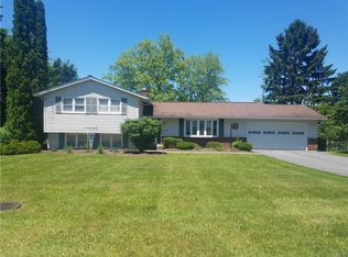 308 Pear Tree Dr, Camillus, NY 13031