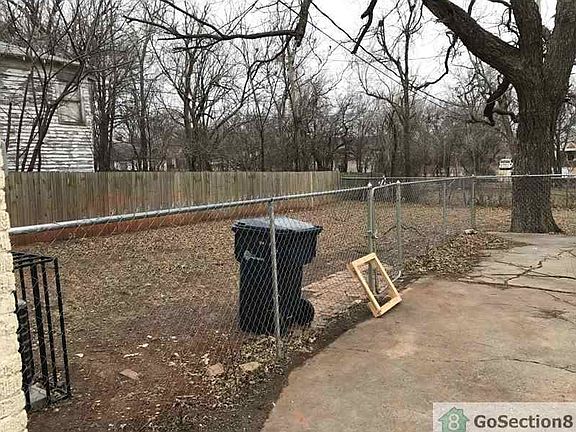 5th image of 2111 N Everest Ave