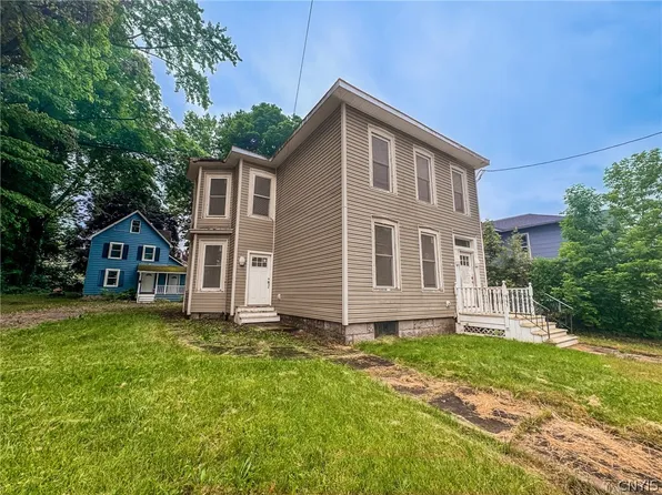 166 Van Anden St, Auburn, NY 13021