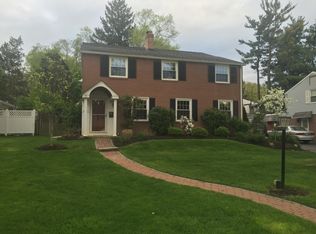 4041 N Warner Rd, Lafayette Hill, PA 19444