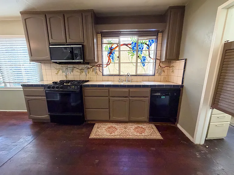 625 Adams Ave — Photo 9