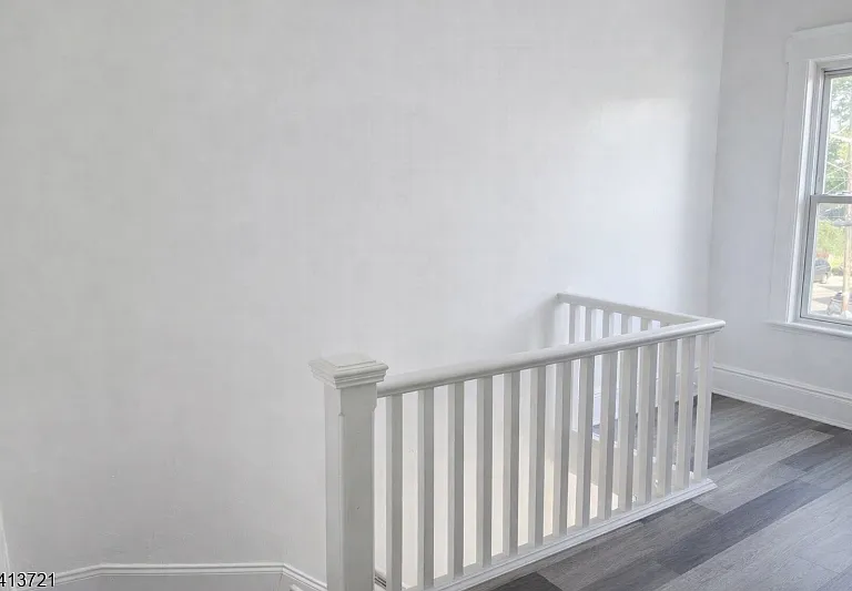 204 Demott Ave — Photo 8