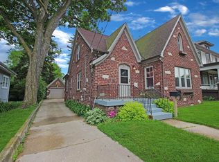1547 S Chicago Ave, Freeport, IL 61032