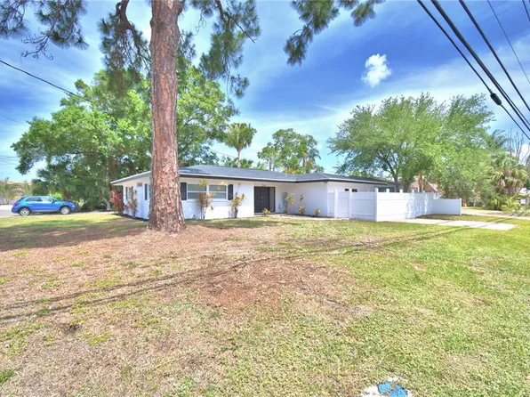 3553 Center Cir, Largo, FL 33774