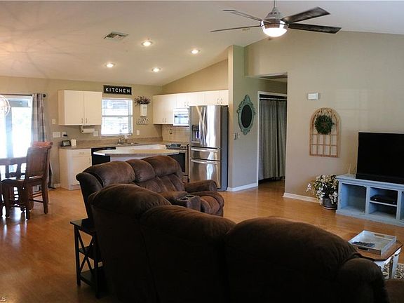 4th image of 17557 Phlox Dr