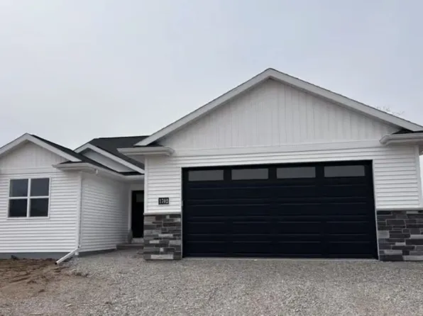 1702 Founders St, Neenah, WI 54956