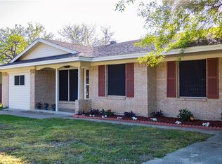 812 Loy Ln, Ennis, TX 75119