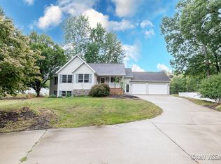 12807 Westwood Ln, Wayland, MI 49348