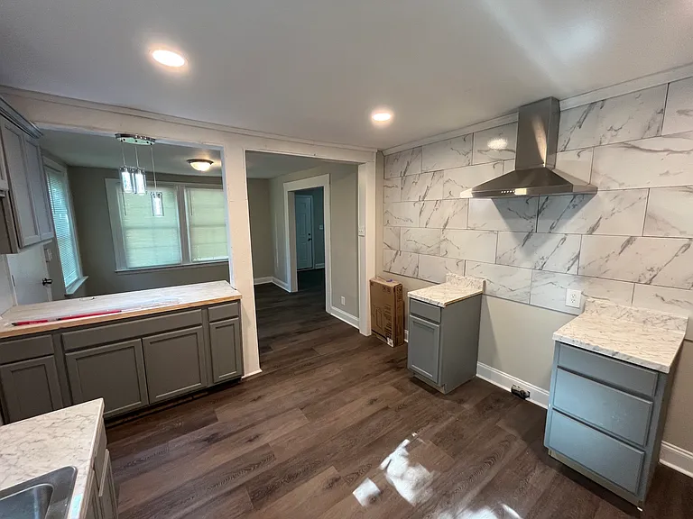 3905 Robinson Rd — Photo 7