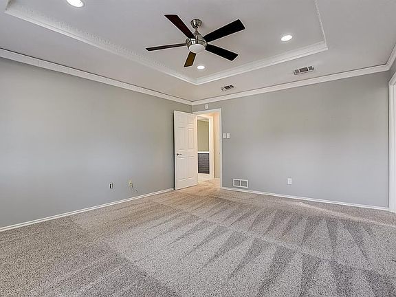 4th image of 5120 Leafy Ln